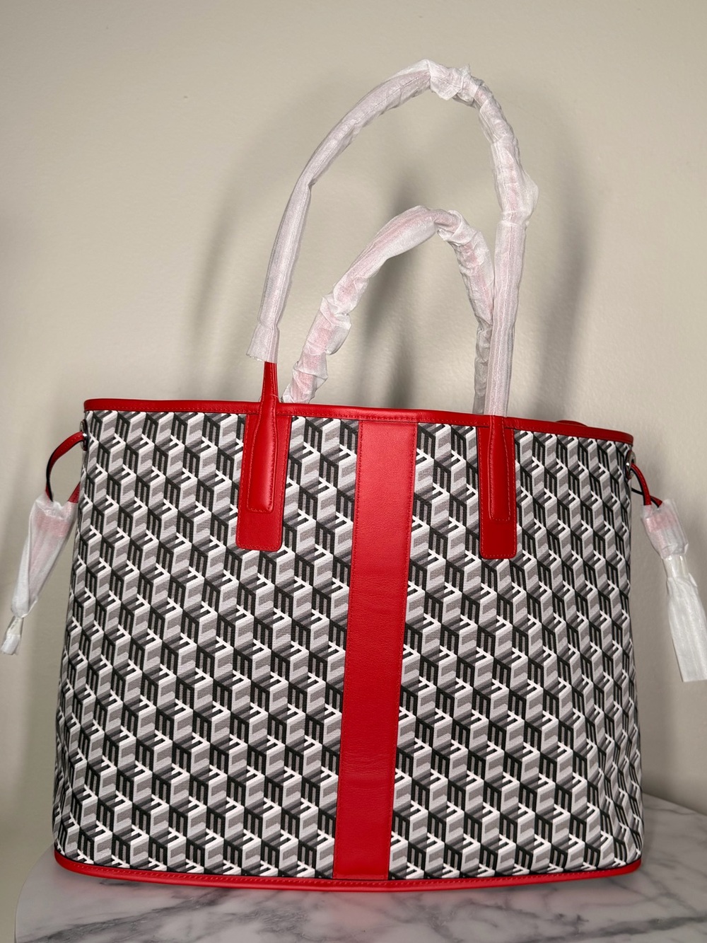 MCM visetos large liz reversible shopper tote candy red - Picture 7 of 11